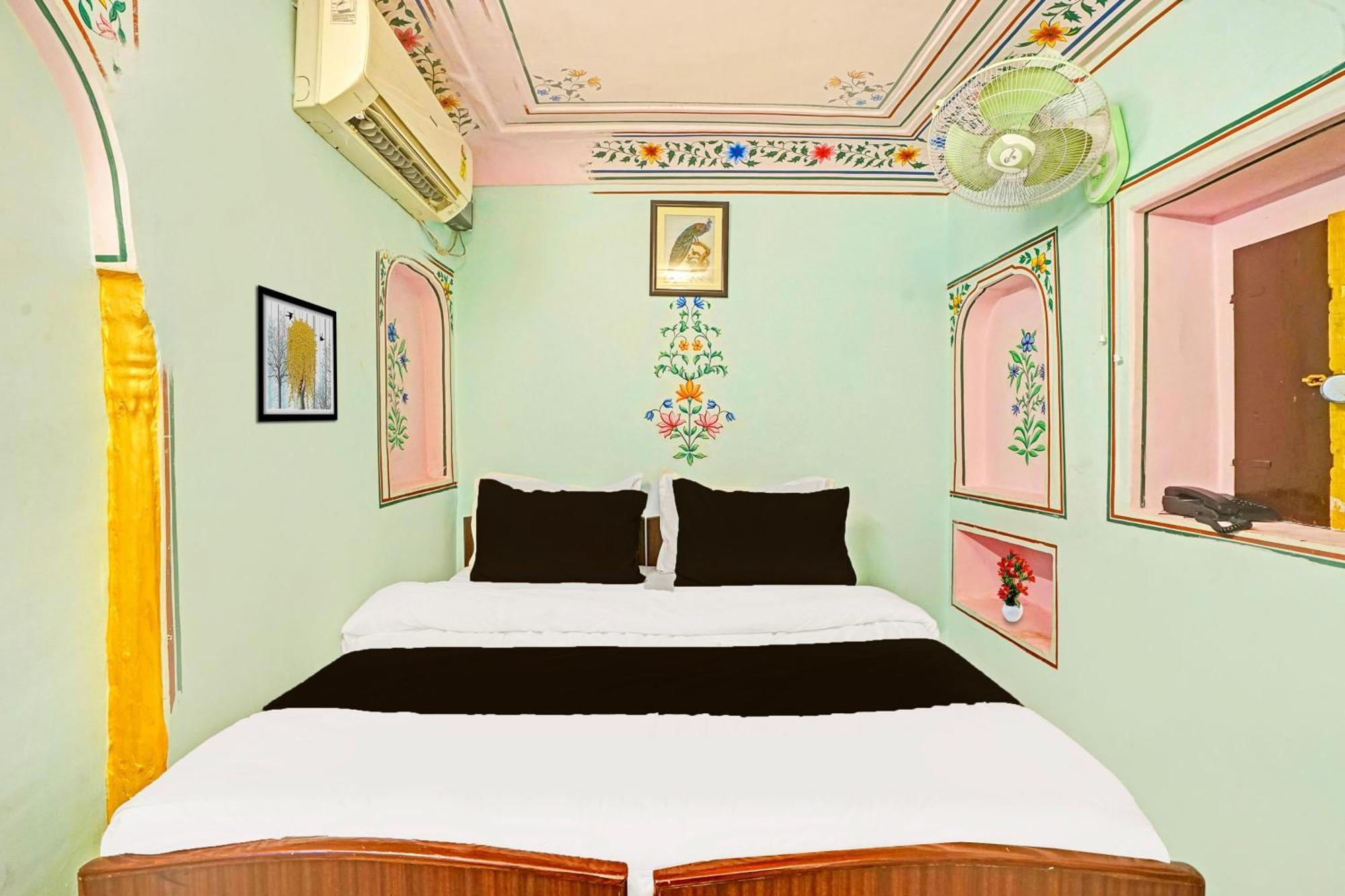 Super Collection O Ramganj Near Hawa Mahal Hotell Jaipur Exteriör bild